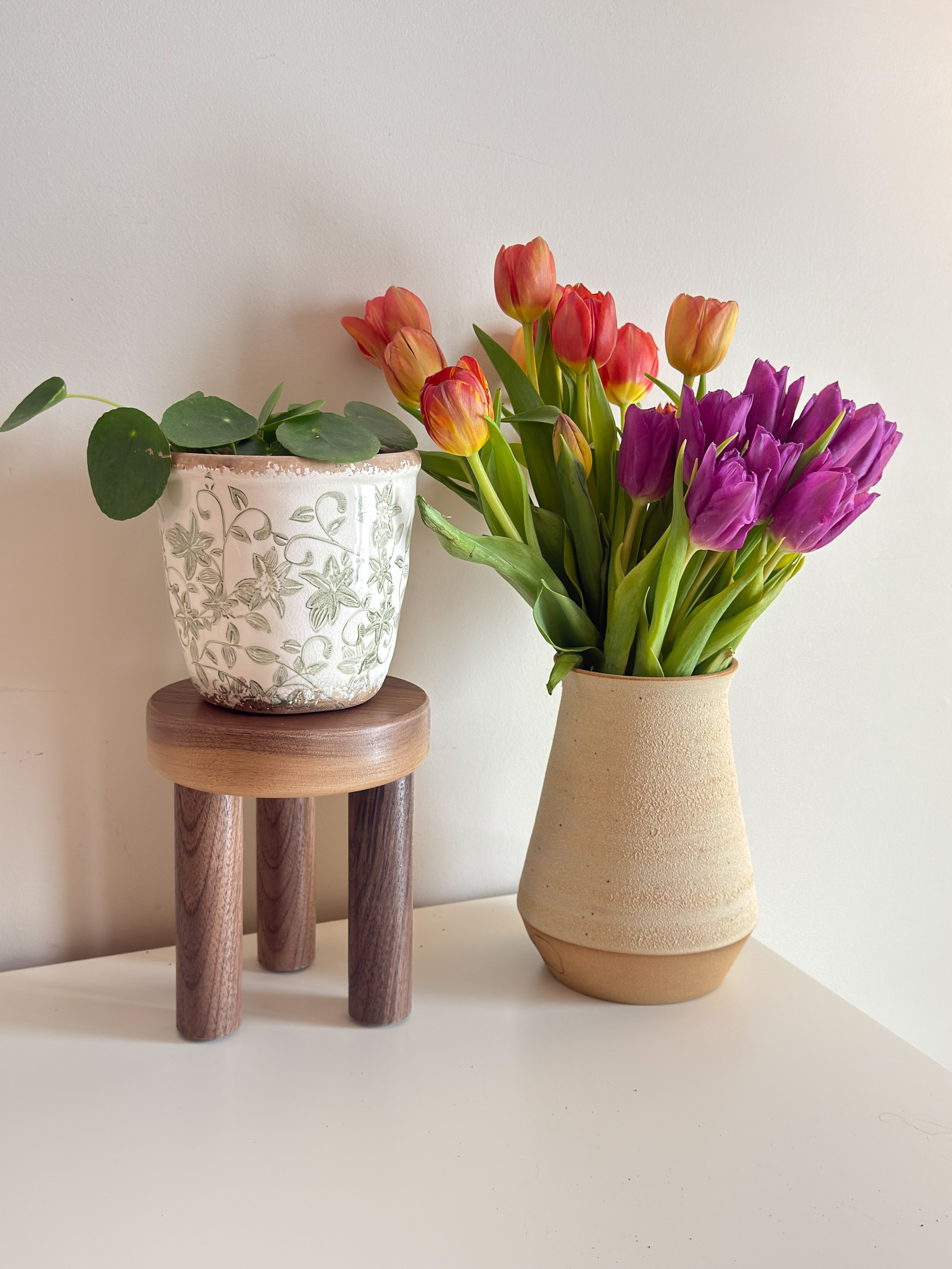 Cylindrical Tripod Plant Stand