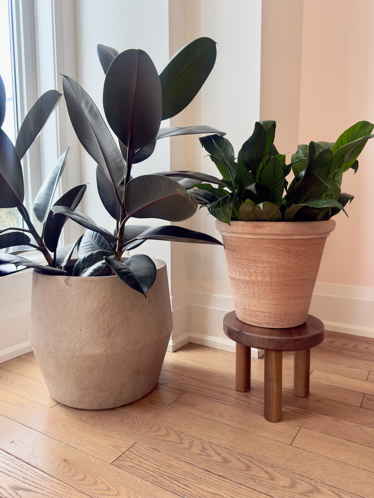 Cylindrical Tripod Plant Stand